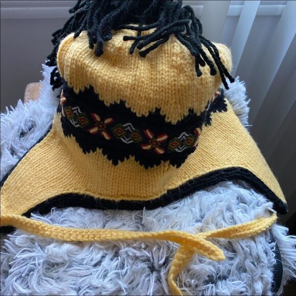 Thick Knitted winter hat, very warm, Embroidered - Picture 2 of 11